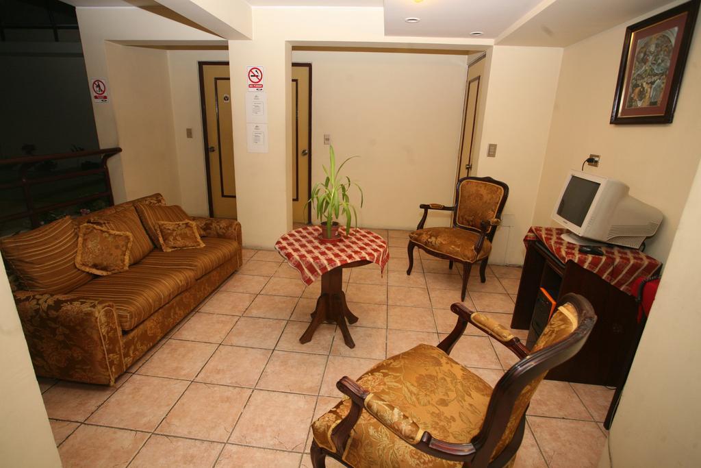 Hotel Puerta De Alcala บัลปาราอีโซ ภายนอก รูปภาพ