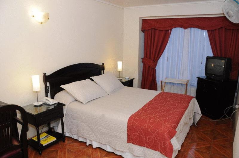 Hotel Puerta De Alcala บัลปาราอีโซ ห้อง รูปภาพ